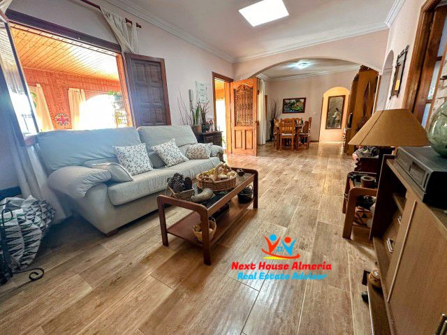 Image No.15-3 Bed Country House for sale