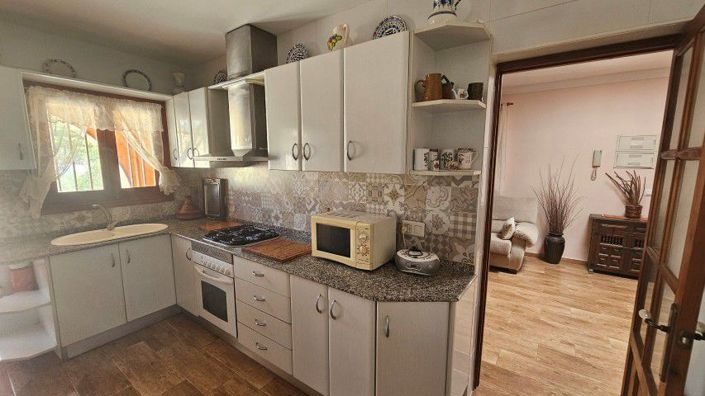 Image No.17-3 Bed Country House for sale