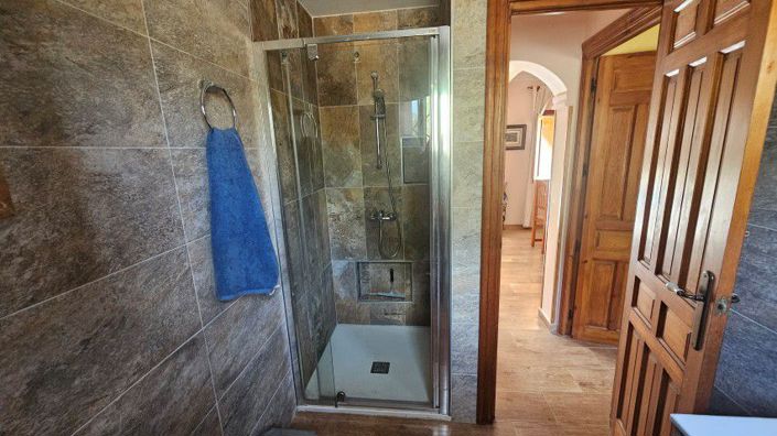 Image No.21-3 Bed Country House for sale