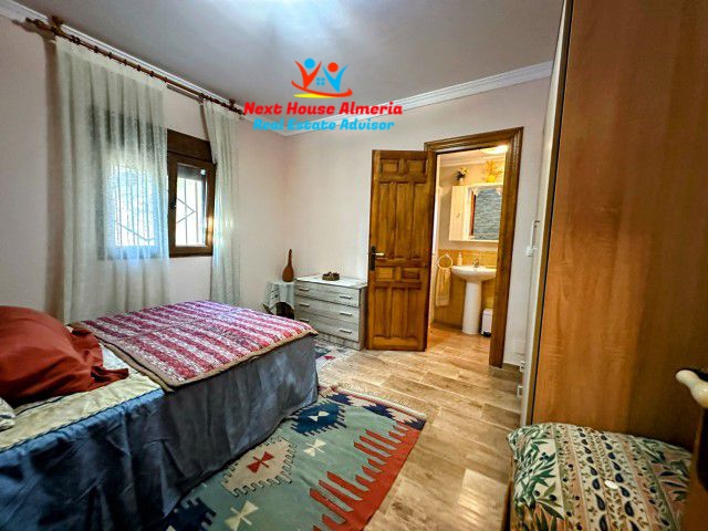 Image No.23-3 Bed Country House for sale