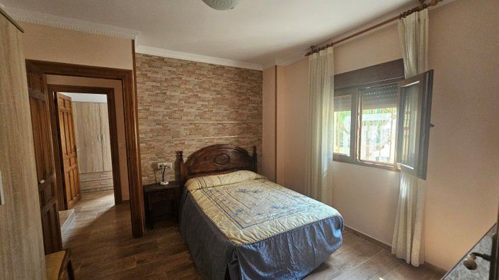 Image No.28-3 Bed Country House for sale