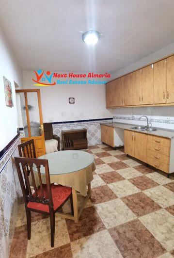 Image No.13-3 Bed Townhouse for sale