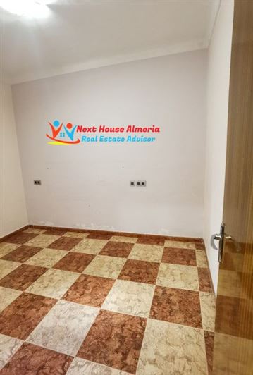 Image No.24-3 Bed Townhouse for sale