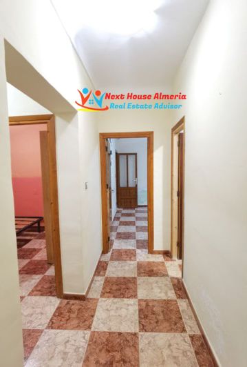 Image No.27-3 Bed Townhouse for sale