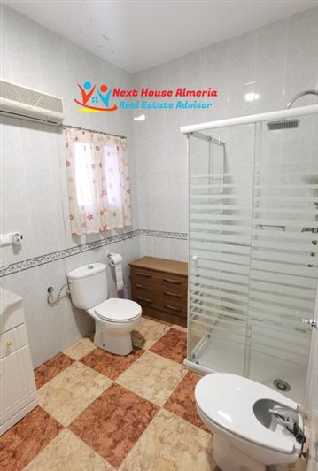 Image No.30-3 Bed Townhouse for sale