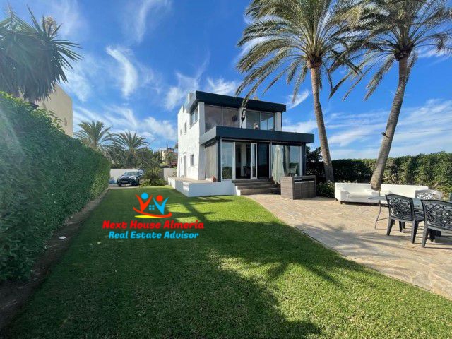 Image No.1-5 Bed Villa for sale