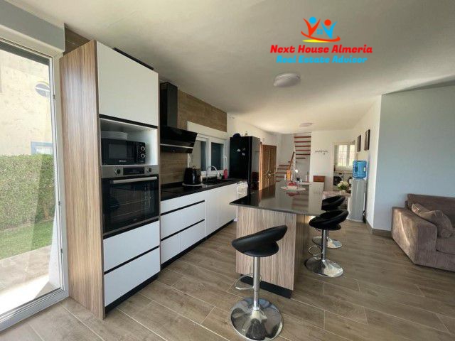 Image No.10-5 Bed Villa for sale