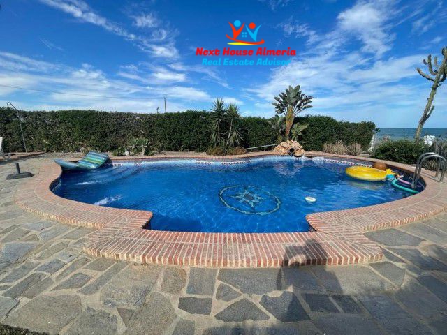 Image No.5-5 Bed Villa for sale