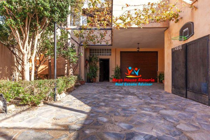 Image No.6-4 Bed Villa for sale