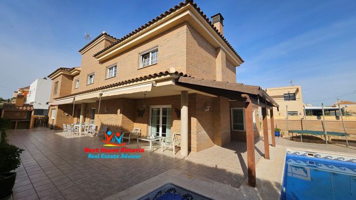 Image No.3-5 Bed Villa for sale
