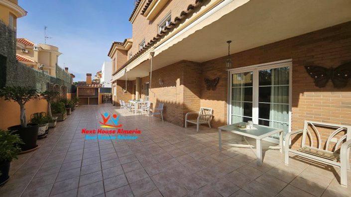 Image No.6-5 Bed Villa for sale