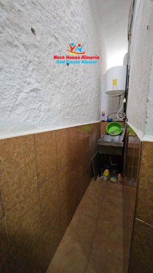 Image No.13-5 Bed Townhouse for sale