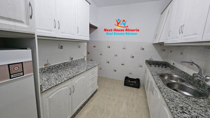 Image No.16-5 Bed Townhouse for sale