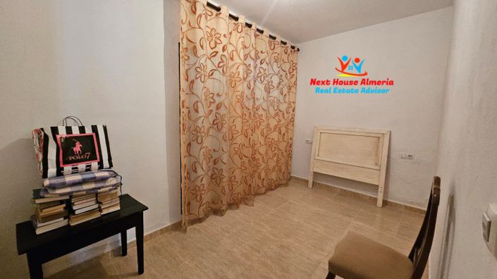 Image No.20-5 Bed Townhouse for sale