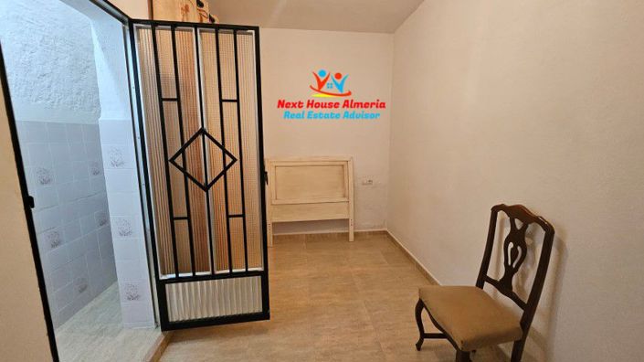 Image No.21-5 Bed Townhouse for sale