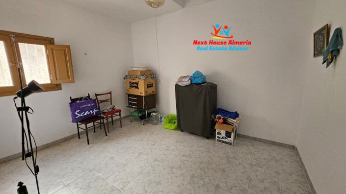 Image No.38-5 Bed Townhouse for sale