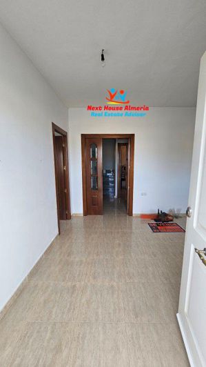 Image No.7-5 Bed Townhouse for sale