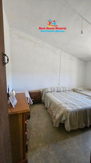 Image No.10-6 Bed Country House for sale