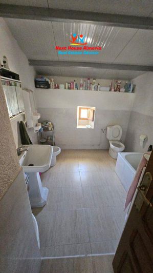 Image No.17-6 Bed Country House for sale