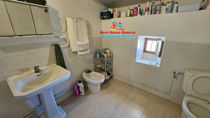 Image No.19-6 Bed Country House for sale