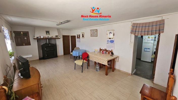 Image No.5-6 Bed Country House for sale