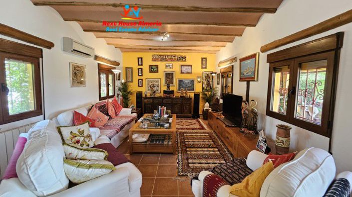 Image No.19-3 Bed Country House for sale