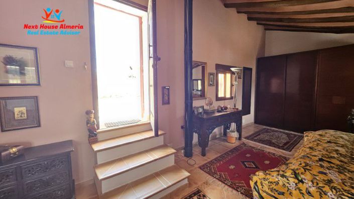 Image No.40-3 Bed Country House for sale