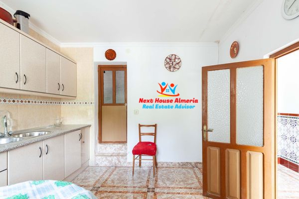 Image No.11-6 Bed Country House for sale