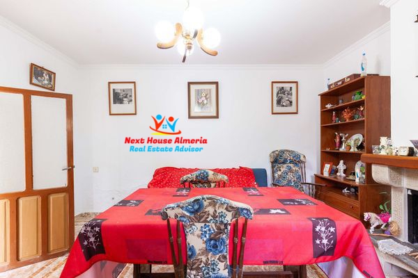 Image No.15-6 Bed Country House for sale