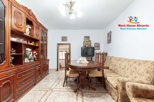 Image No.18-6 Bed Country House for sale