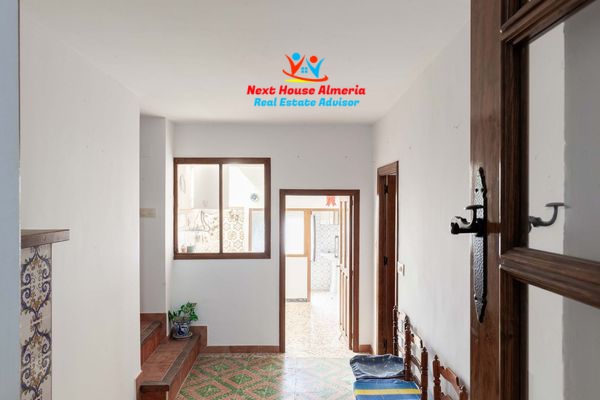 Image No.20-6 Bed Country House for sale