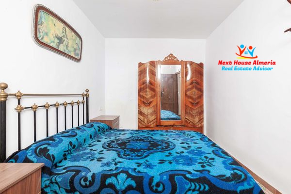 Image No.29-6 Bed Country House for sale