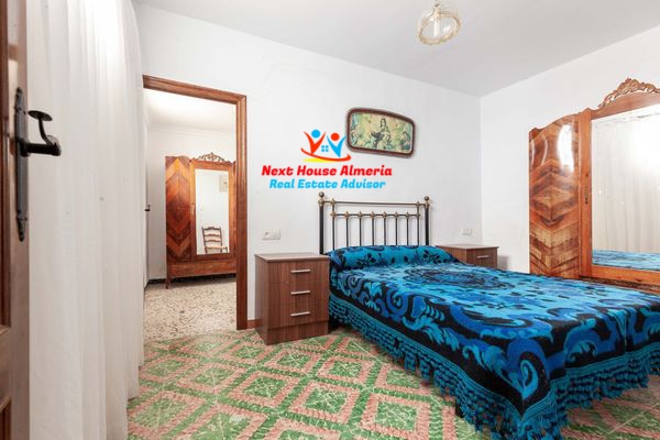 Image No.31-6 Bed Country House for sale