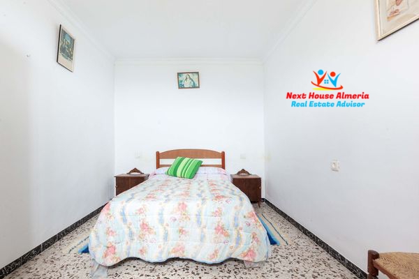 Image No.37-6 Bed Country House for sale