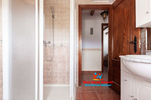 Image No.39-6 Bed Country House for sale