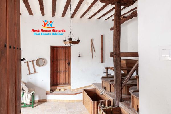 Image No.4-6 Bed Country House for sale