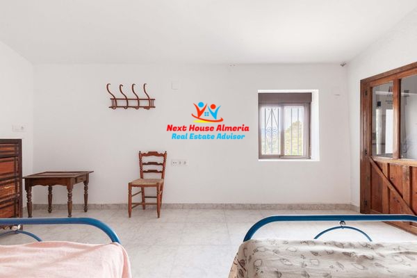 Image No.46-6 Bed Country House for sale