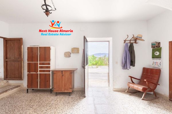 Image No.47-6 Bed Country House for sale