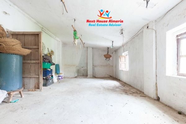 Image No.49-6 Bed Country House for sale