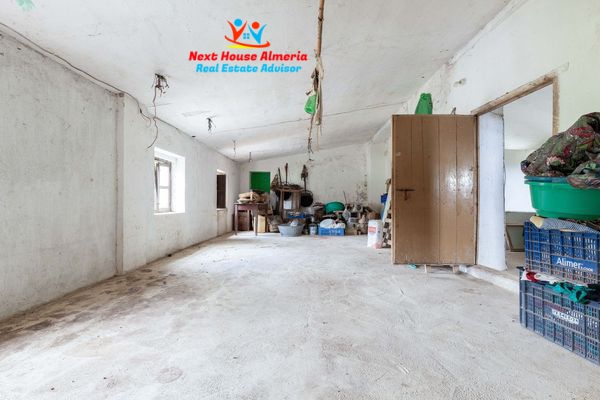 Image No.50-6 Bed Country House for sale