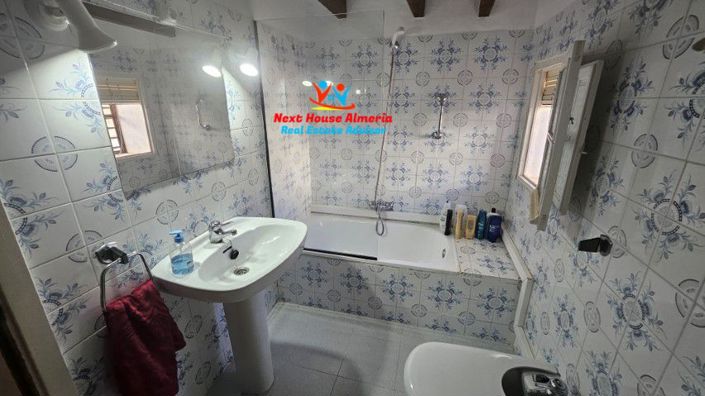 Image No.42-3 Bed Townhouse for sale