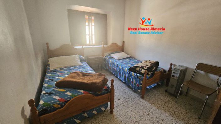 Image No.51-3 Bed Townhouse for sale