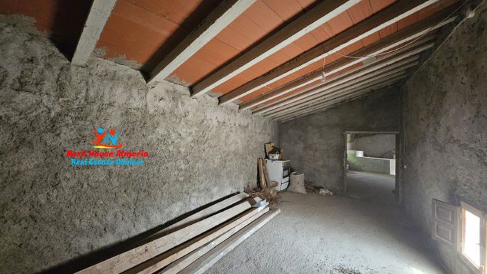 Image No.24-5 Bed Country House for sale