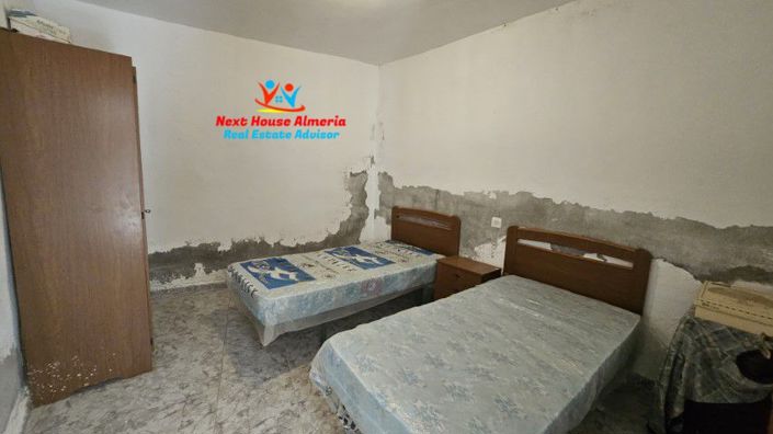 Image No.42-5 Bed Country House for sale