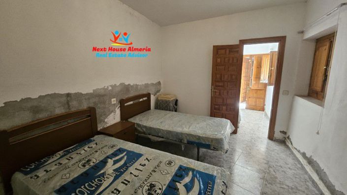 Image No.43-5 Bed Country House for sale