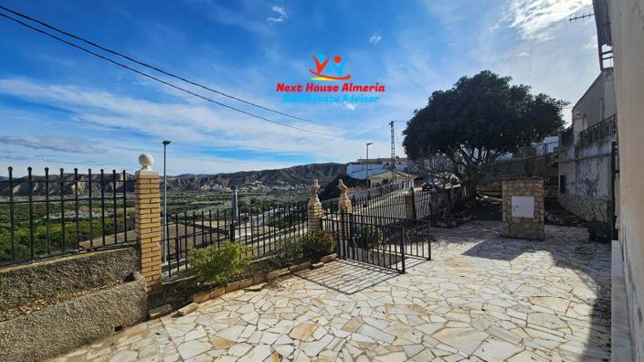 Image No.8-5 Bed Country House for sale