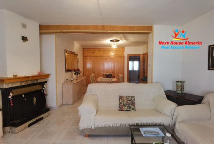 Image No.11-5 Bed Townhouse for sale