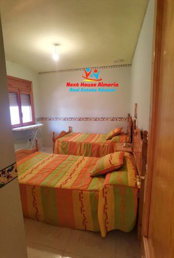 Image No.21-5 Bed Townhouse for sale