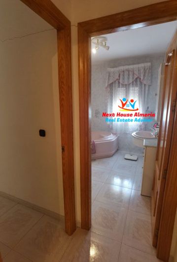 Image No.25-5 Bed Townhouse for sale