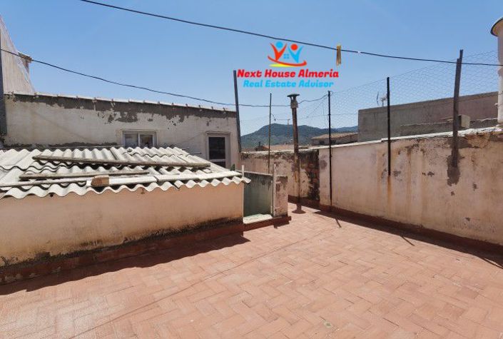 Image No.36-5 Bed Townhouse for sale